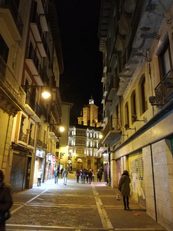 Calle Ansoleaga A 100 Mts Del Ayuntamiento Pamplona Kültér fotó